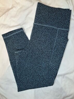 Athleta Salutation Stash II Textured Capri Leggings Blue Black Size Large